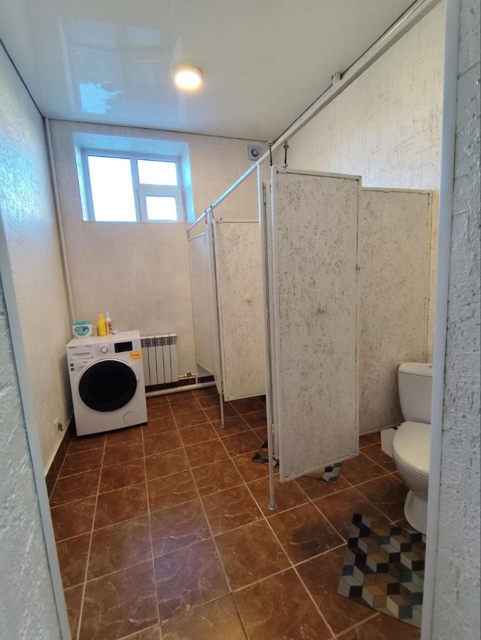 Urban Monkey Tent Hostel & Bar كاراكول المظهر الخارجي الصورة