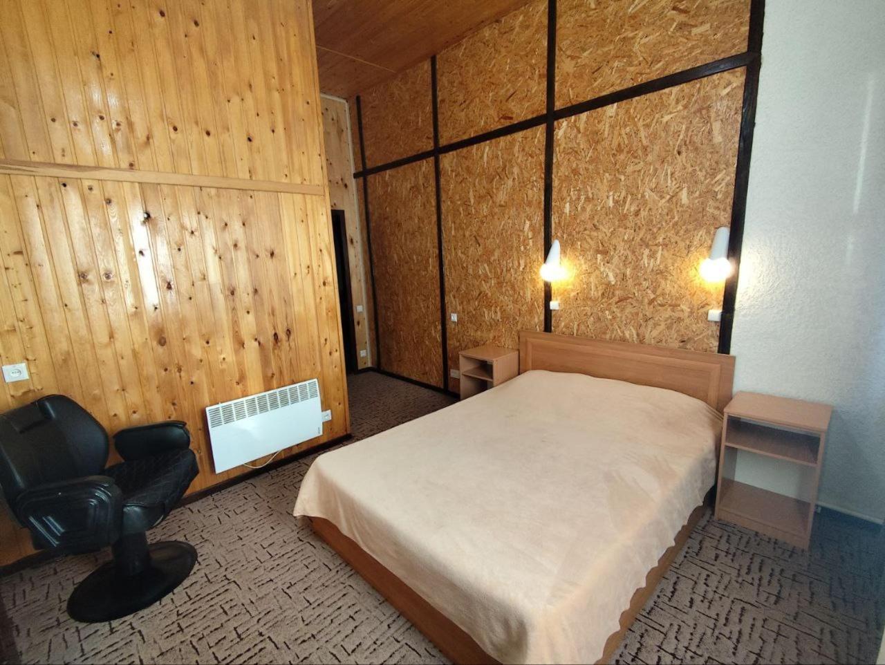 Urban Monkey Tent Hostel & Bar كاراكول المظهر الخارجي الصورة