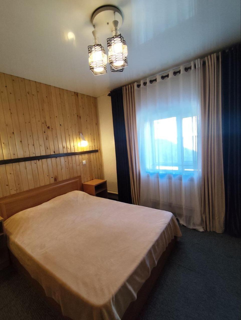 Urban Monkey Tent Hostel & Bar كاراكول المظهر الخارجي الصورة