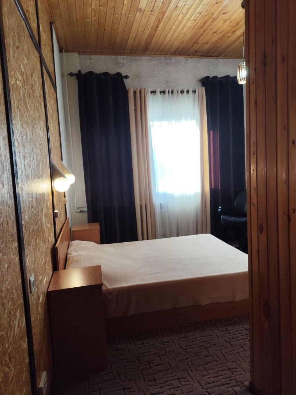 Urban Monkey Tent Hostel & Bar كاراكول المظهر الخارجي الصورة