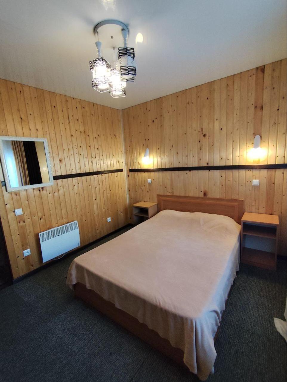 Urban Monkey Tent Hostel & Bar كاراكول المظهر الخارجي الصورة